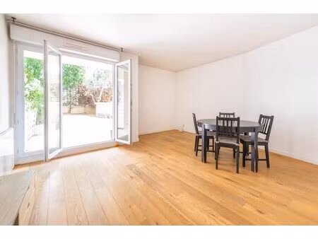 suresnes - 49m² - appartement t2 - terrasse / jardin - parking - cave