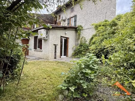 grande maison t6 avec dépendances prat-bonrepaux