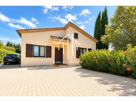 villa avec piscine centre village