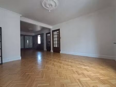 location appartement 3 pièces à loudéac (22600) : à louer 3 pièces / 79m² loudéac