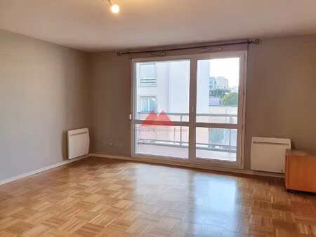 3 pièces meublé avec garage et balcon - coeur monplaisir