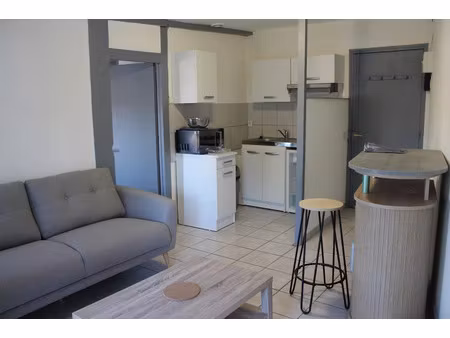 location meublée appartement 2 pièces 30.45 m² à la réole (33190)  440 €