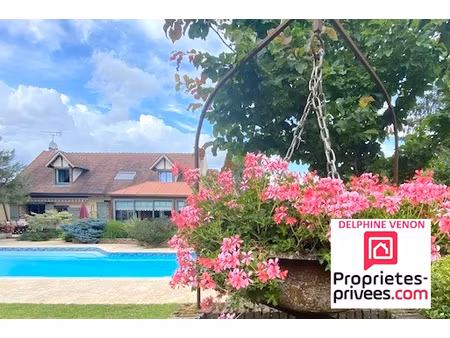 propriété avec piscine à 2 pas de la loire sur un parc arboré de 8900 m² à germigny des pr