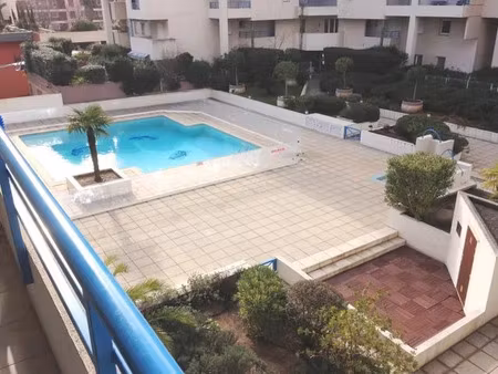 location appartement 1 pièce 25 m² à fréjus (83370)