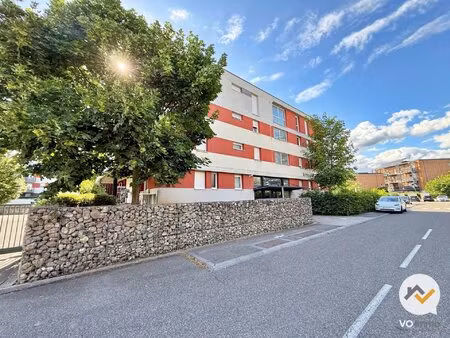 t3/4 de 83 m² avec terrasse de 25 m² dernier étage as