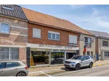 local commercial avec logement  très bien situé