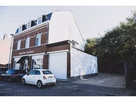 maison 11 chambres (26 couchages) à louer à hal  412m²