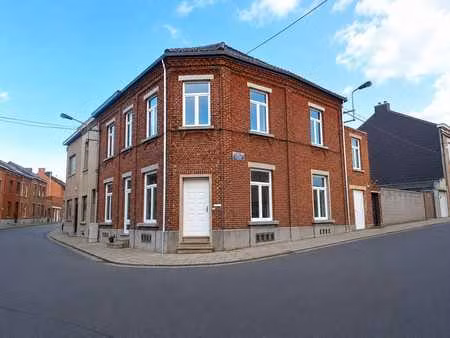 lodelinsart a louer grande maison 4 chambres + studio séparé