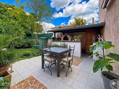maison de ville 3 chambres - saint-genis-laval centre calme absolu avec jardinet et...