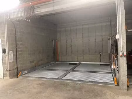 boxe de garage sécurisé à louer à jette