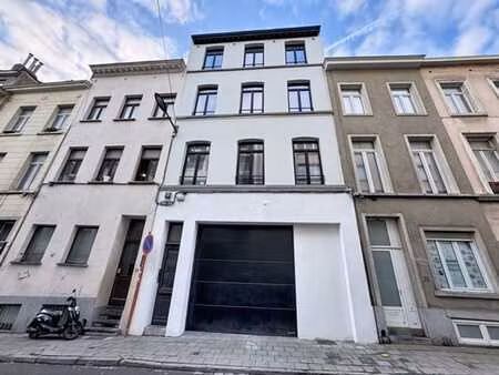 parking à louer - proche des instiututions
