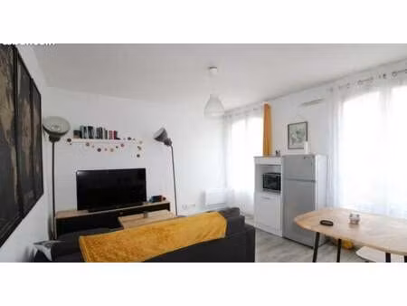 location appartement 2 pièces à magny-le-hongre (77700) : à louer 2 pièces / 36m² magny-le