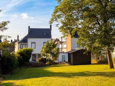 maison 4 façades en bon état  joli terrain 11a50 sud