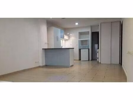 location appartement 2 pièces à clermont-ferrand (63000) : à louer 2 pièces / 44m² clermon
