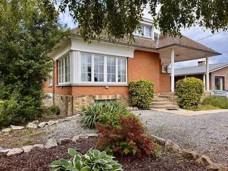 maison soignée 4 ch. avec jardin  caves et garages