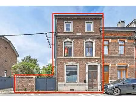volulmineuse maison d'habitation 3f - parking - jardinet!