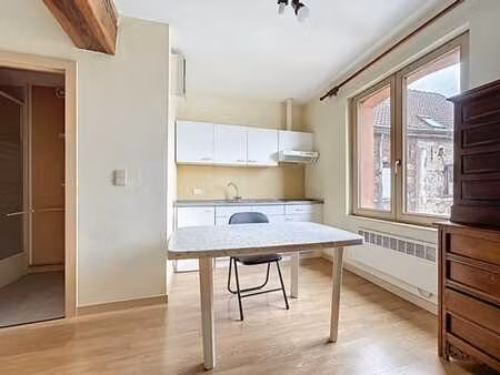 studio de 21 m² actuellement loué 425 euros/mois  top invest