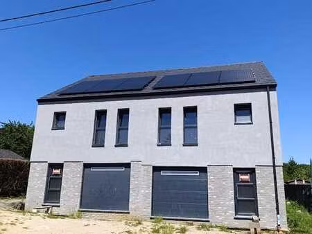 maison neuve 3 façades (gros œuvre fermé) de 215m²!