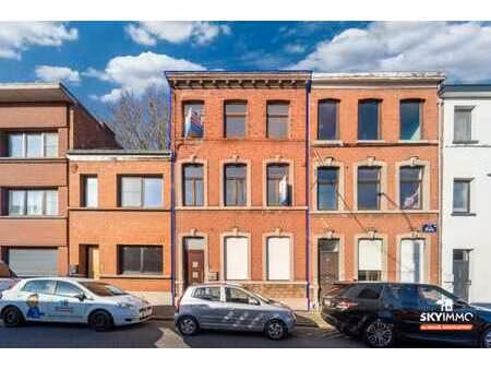 maison 4ch- 3 sdb- 2 garages-panneaux solaires -liege -peb d