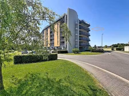 spacieux appartement - terrasse - double stationnement