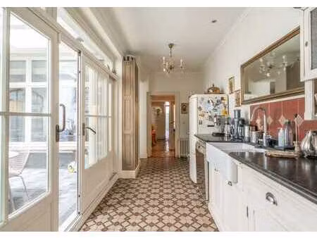 ixelles – louise | belle maison avec cour et terrasse