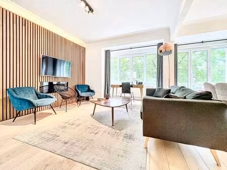 moliere altitude 100 - superbe 2 chambres joliment meuble