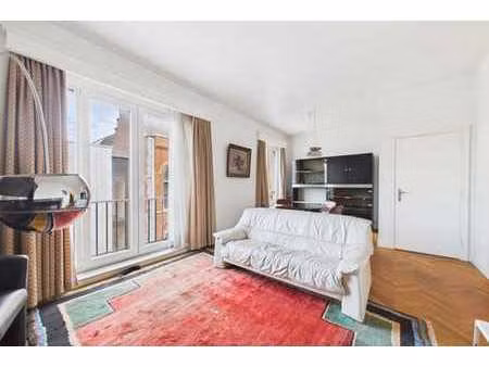 appartement 2 chambres au cœur du centre-ville. libre le 1er