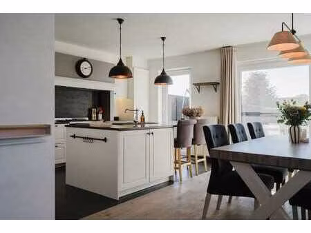 maison mitoyenne récente avec 3 chambres à rollegem