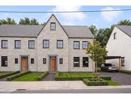 maison neuve spacieuse semi-mitoyenne à vendre à desselgem