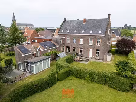 voormalig klooster met 14 kamers  conciërgewoning en verg...