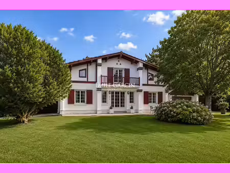 vente maison 9 pièces 240 m² à urrugne (64122)  990 000 €