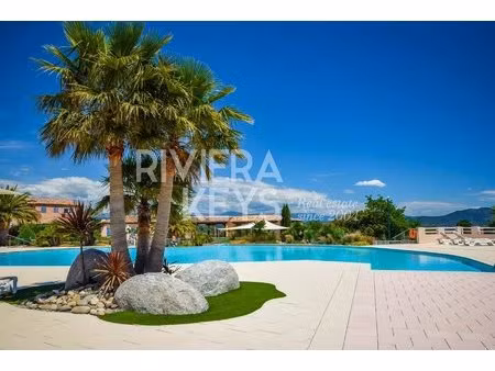 golf de roquebrune : appartement 3 pièces  terrasse plein sud aperçu mer