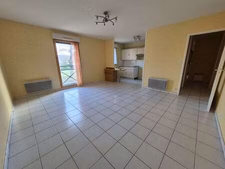 location appartement 3 pièces à combourg (35270) : à louer 3 pièces / 60m² combourg