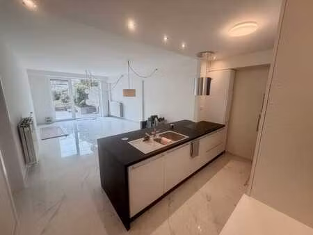 apt rénové avec 2 ch  cuisine moderne  terrasse + jardin
