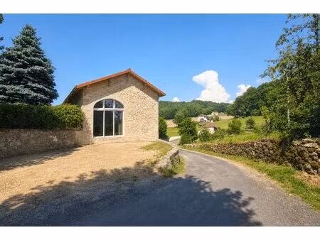 maison de 3 pièces de 190 m² à parlan
