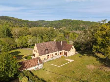 exclusivite - secteur sarlat - belle propriété de charme en pierre avec maison d'amis sur 