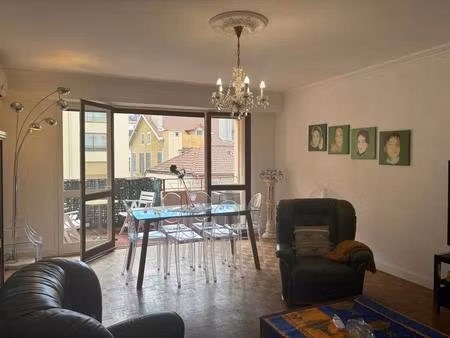 appartement hyper centre  proche des halles  plein sud avec balcon