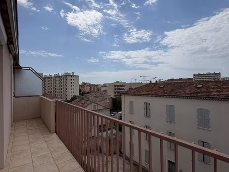 appartement à toulon (83200)