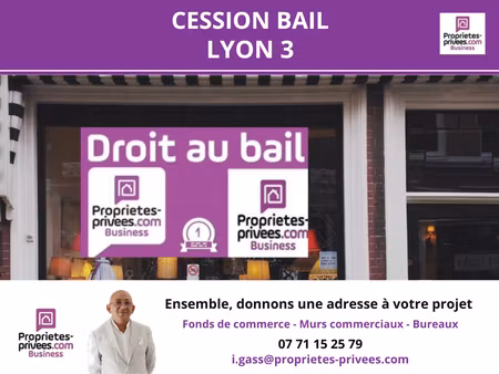 local commercial d'angle à fort passage