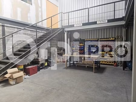 location local d’activités saint jean d illac 33127 200m²