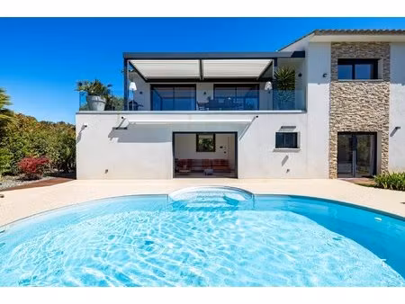 art de vivre - villa de prestige de 285 m2 - jardin 1030m3 - piscine - terrasse - pool hou