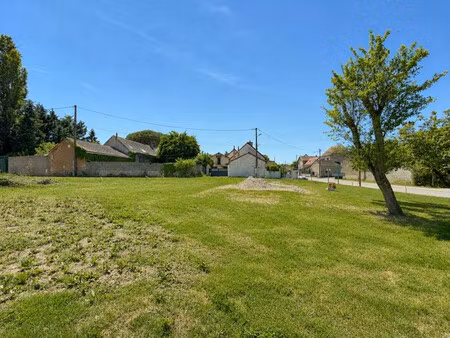 terrain constructible de 1387 m² à bellerive sur allier