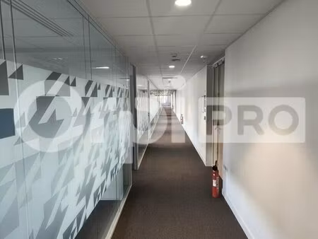 location bureaux 811 m²