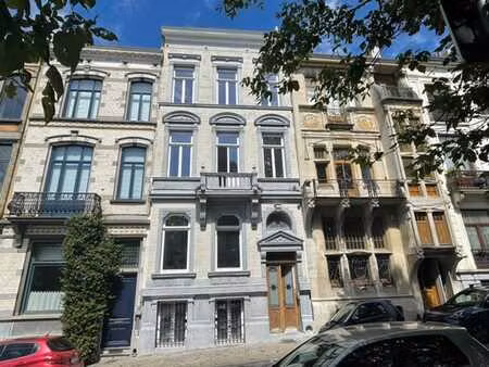 place morichar - duplex rénové avec jardin