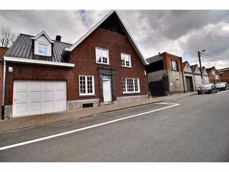 magnifique maison de caractère avec 4 grandes chambres  jard