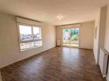 vente appartement 3 pièces aux ponts-de-cé (49130) : à vendre 3 pièces / 67m² les ponts-de