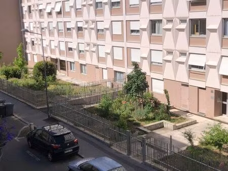 garage fermé 14m2 gratte ciel