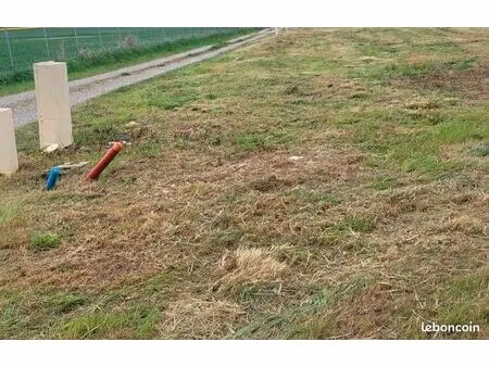 terrain 401 m² saubens