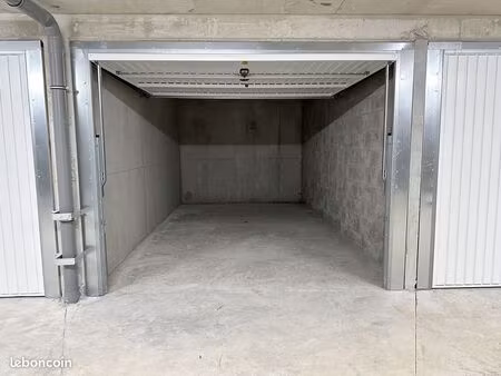 garage fermé – résidence récente – loué 150/mois – villeneuve-loubet