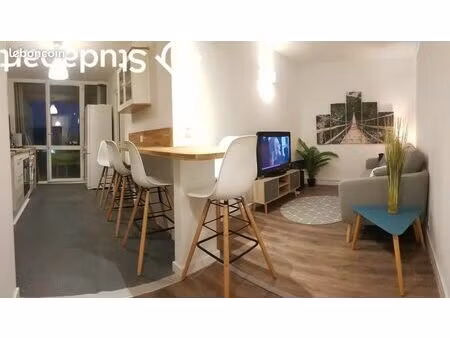 chambre 1 pièce 12 m²